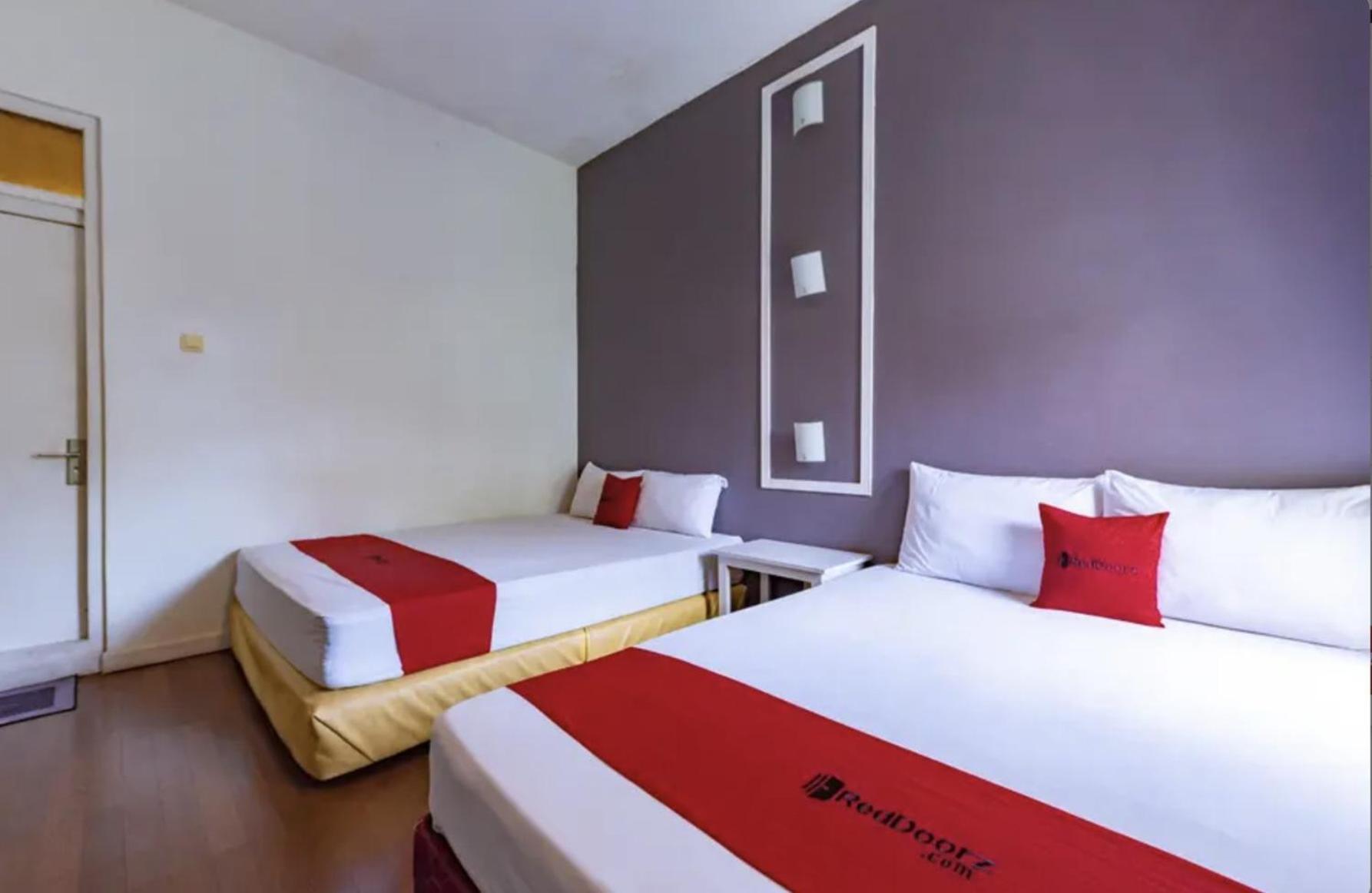 เรดดอร์ซ เนียร์ ยูพีไอ เซเตียบูดี 2 Hotel บันดุง ภายนอก รูปภาพ