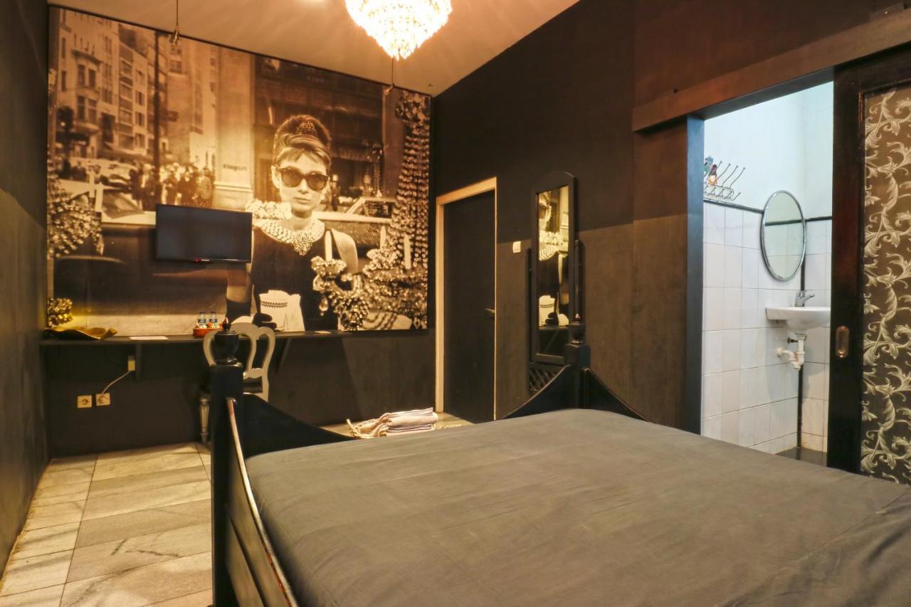 เรดดอร์ซ เนียร์ ยูพีไอ เซเตียบูดี 2 Hotel บันดุง ภายนอก รูปภาพ